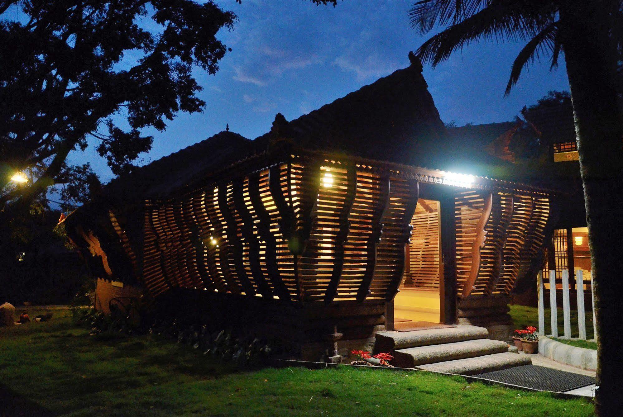 Hoysala Village Resort Hassan Luaran gambar